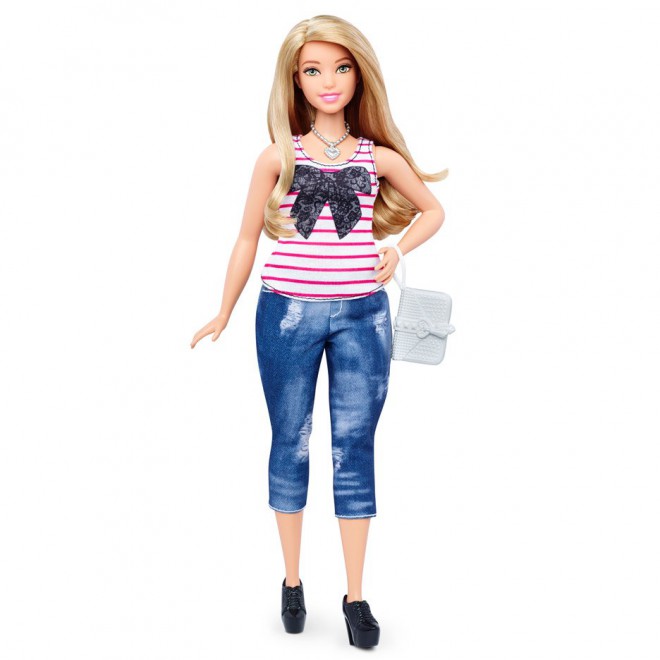 A boneca Barbie ganhou curvas em 2016, após 57 anos.