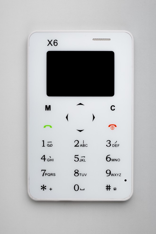 iziPhone tar oss tillbaka till ett mer fridfullt förflutet