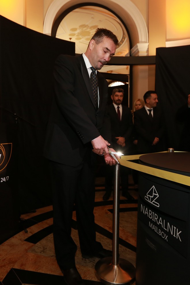 Deputy Director General of Pošta Slovenije mag. Andrej Rihter at the ribbon cutting