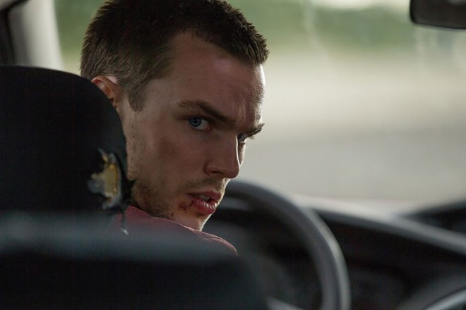 Nicholas Hoult bo naredil vse, da dobi nazaj svoje dekle.