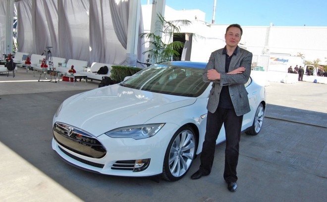 Elon Musk asettaa uusia virstanpylväitä.