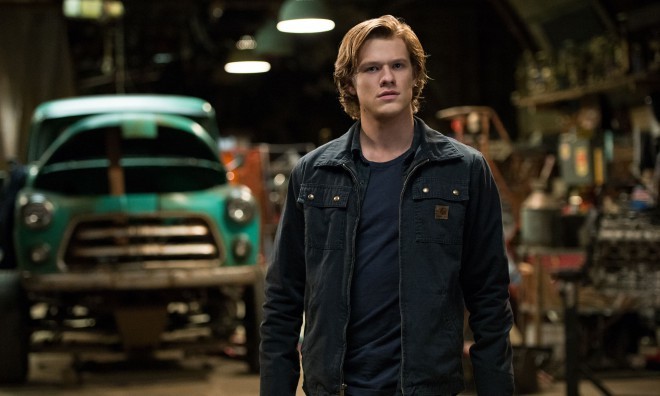 Monster Truckin nimiroolia näyttelevä Lucas Till on myös valittu MacGyveriin.