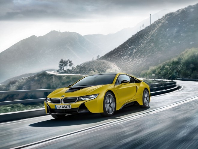 Strupeni BMW i8 Protonic Frozen Yellow.