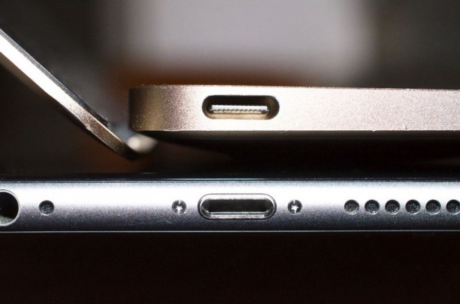 与此同时，MacBook 已经采用了 USB-C。