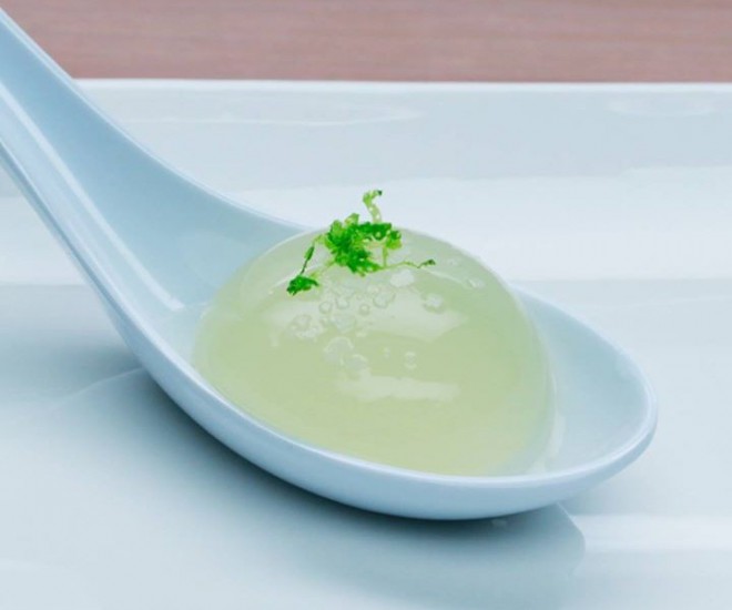 Presenetite goste z margaritinimi mehurčki.