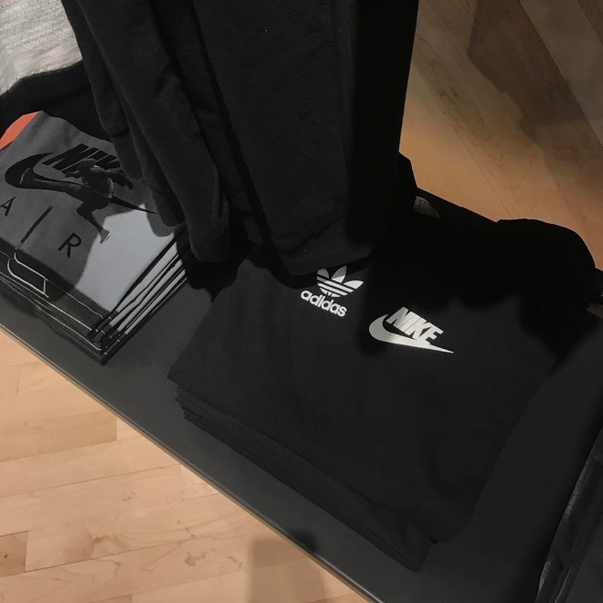 Ob nakupu natikač dobite tudi kratko majico Adidas x Nike.