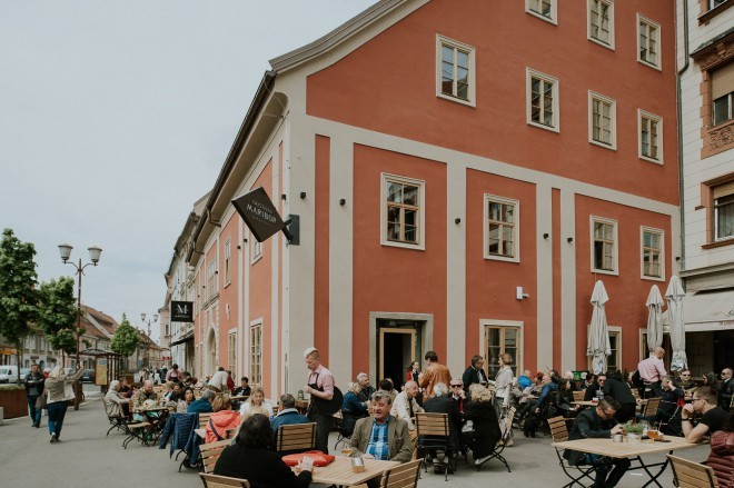 Gostilna Maribor nodigt u uit met zijn keuken, traditie en prachtige sfeer.