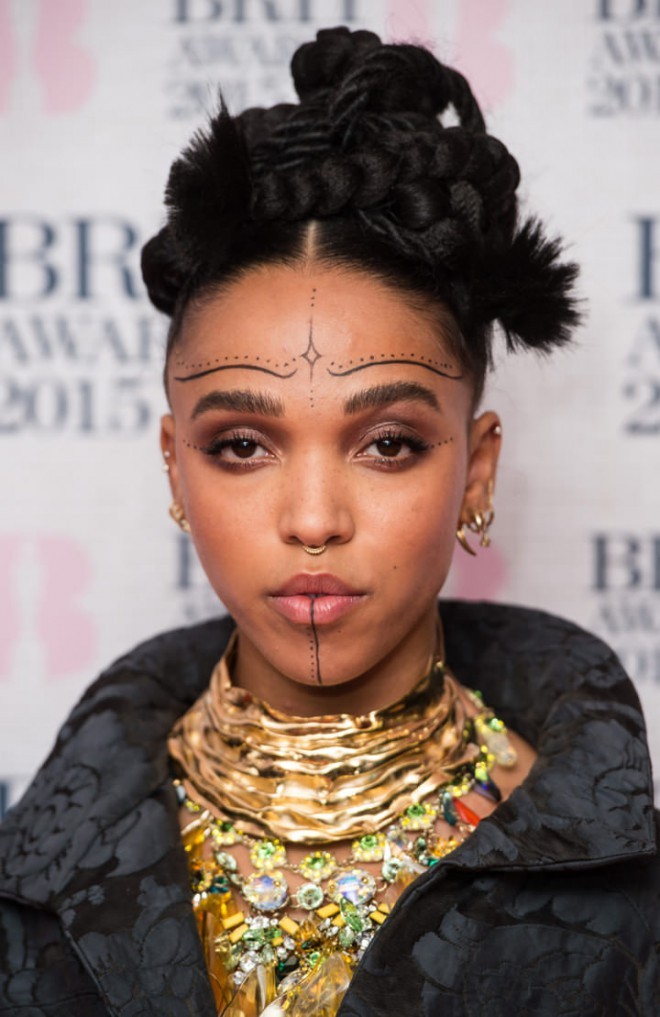 FKA Twigs: majhne polne ustnice