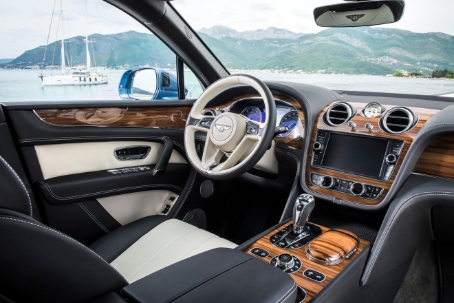 Najdražji na seznamu je Bentley Bentayga.