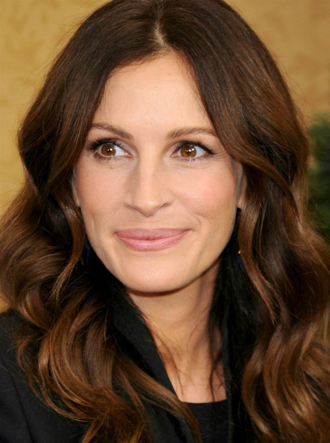 Julia Roberts: zgornja ustnica brez "philtruma"