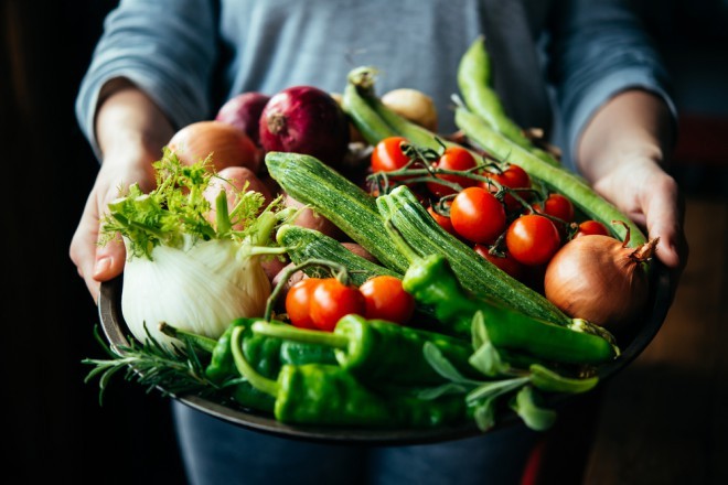 Moins de viande, plus de légumes. 