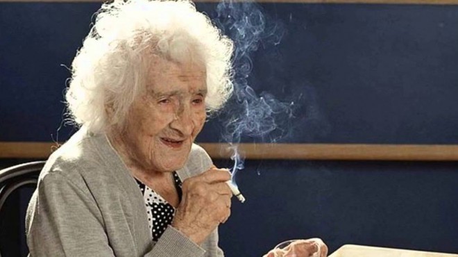 Jeanne Calment była nałogową palaczką, ale mimo to dożyła 122 lat. 