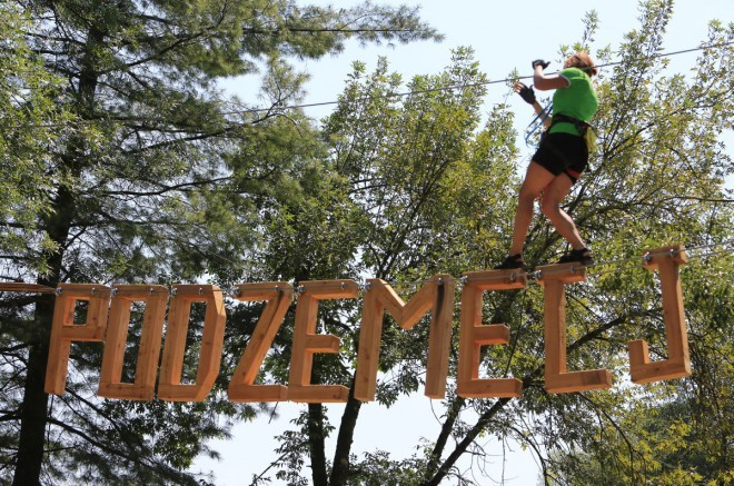 Adrenalinski park Podzemelj vabi.