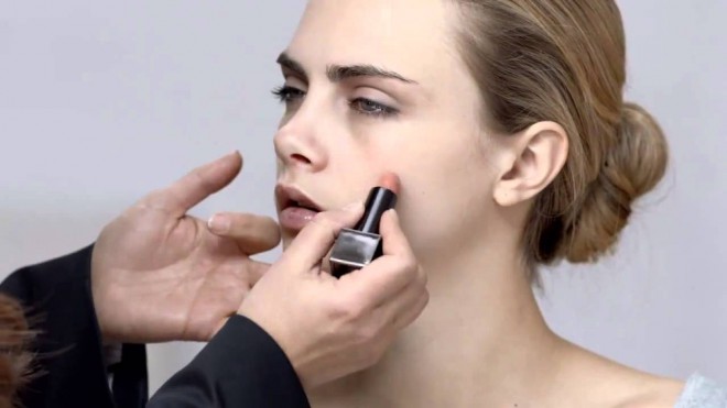 Preveč makeupa zamaši pore