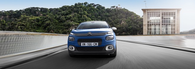 Le auto più leggere sono proverbialmente meno sensibili allo sporco e anche i graffi sono meno evidenti.