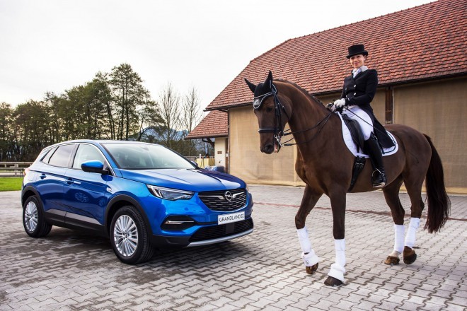 Opel Grandland X rijdt al op de Sloveense wegen. 