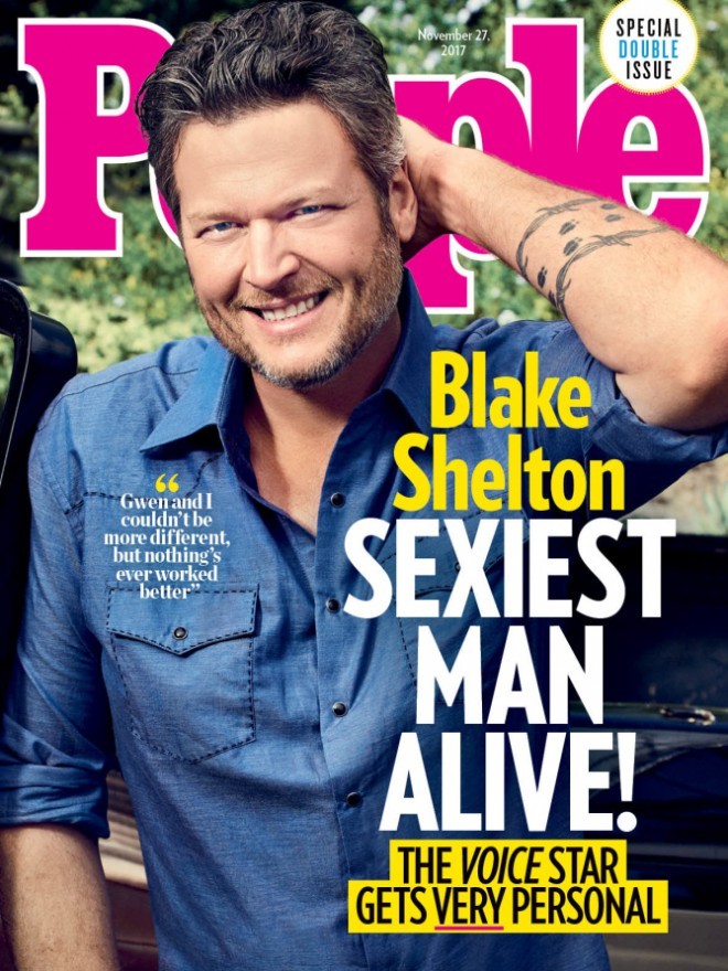 El hombre vivo más sexy de 2017 es Blake Shelton. 