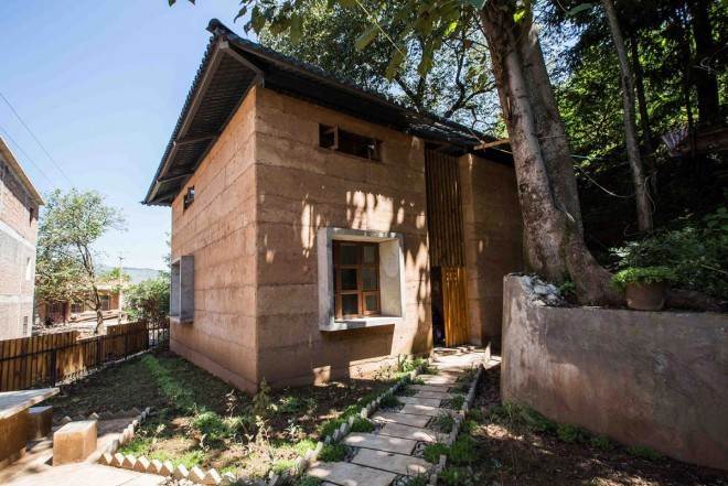 The building in 2017 is an earthquake-proof house. 