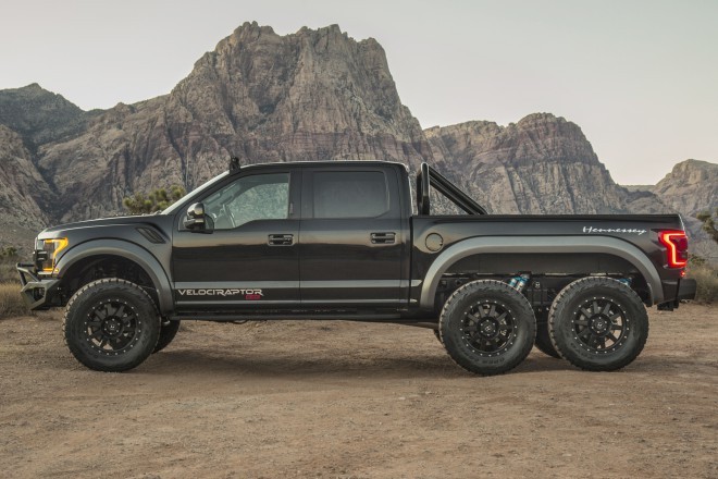 HENNESEY VELOCIRAPTOR