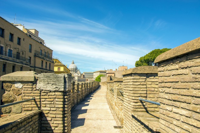 يؤدي Passetto di Borgo إلى قلعة Sant'Angelo. 