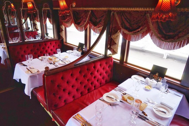 Restaurant in der Straßenbahn