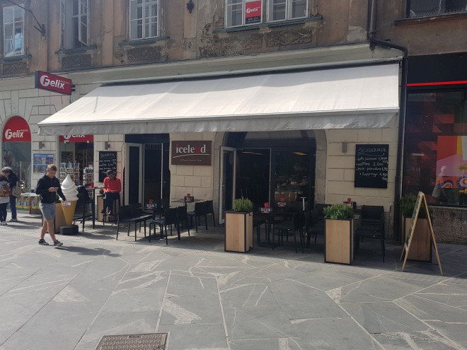 Samopostrežna sladolednica Icelend na Čopovi v Ljubljani