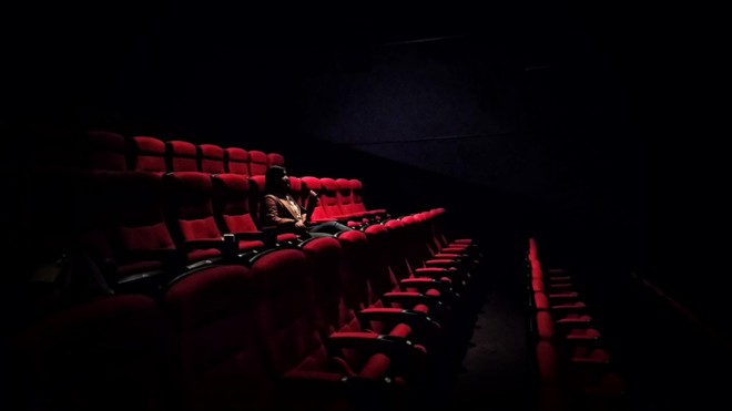 Največji del dobička za kino ni prodaja vstopnic. 