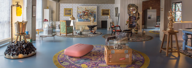 Odštekano stanovanje, studio in galerija v enem.