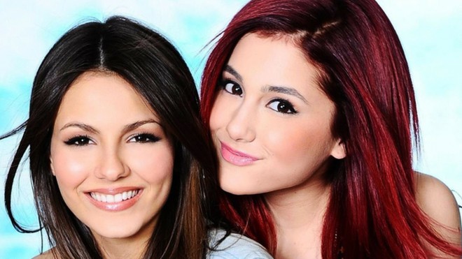 Ariana Grande in Victoria Justice