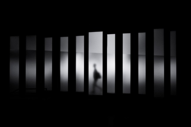 A person is not able to distinguish between dreams and reality.