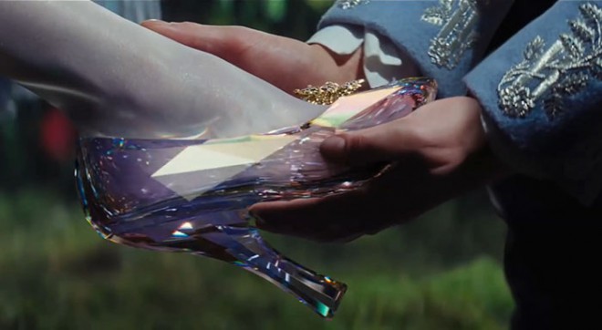 Pepelka (Cinderella, 2015)