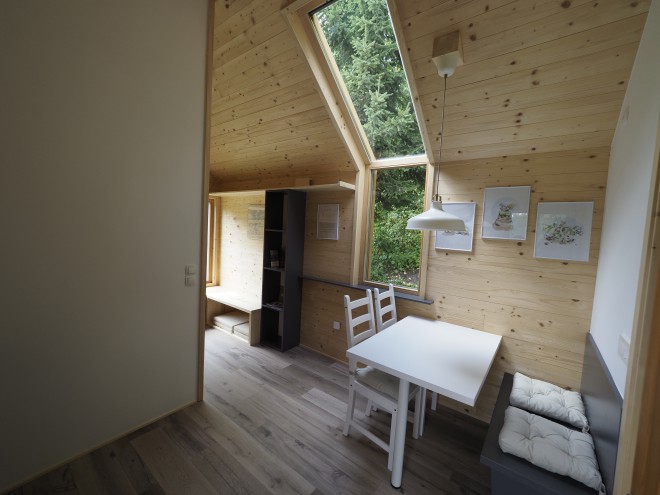 Notranjost hišice v glampingu Mountain Fairy Tale