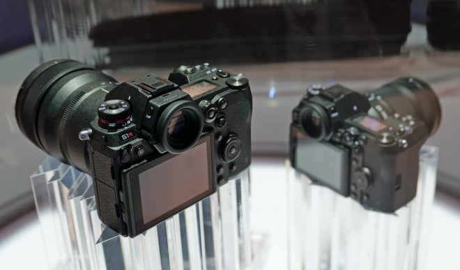 Panasonic S1 in S1R