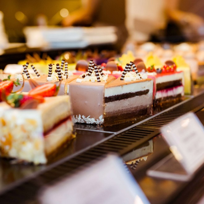 Francoske slaščice Zebra Patisseries že čakajo na vas. 