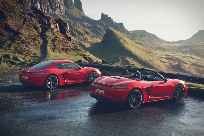 Porsche 718 Boxster T in Cayman T 