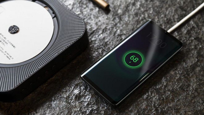 Meizu Zero je napájen bezdrátově.