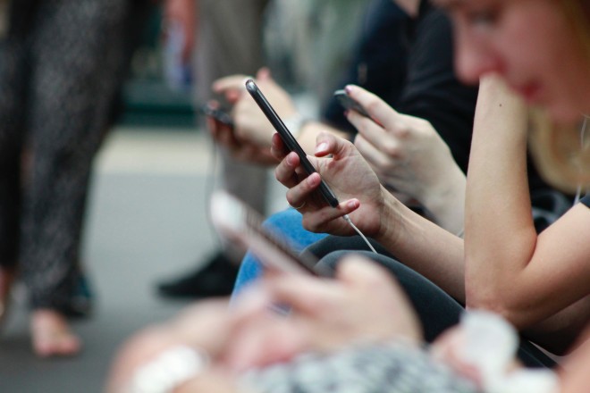 Čas, posvečen partnerjema, ne bi smel biti čas, posvečen telefonu.