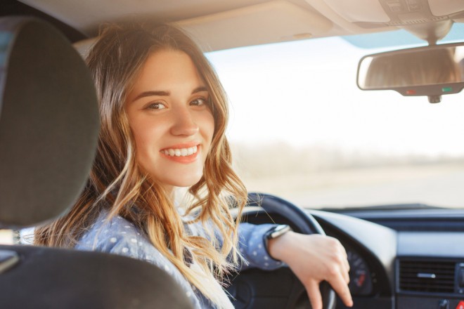 Pri vožnji z avtomobilom naj bi v 30 minutah pokurili 62 kalorij. 