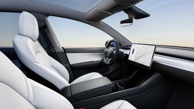新型テスラ モデルYのインテリア