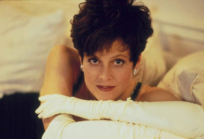 Sigourney Weaver (Dave)