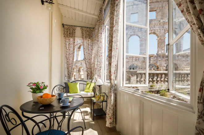 Amphitheatre Premium Apartment 
