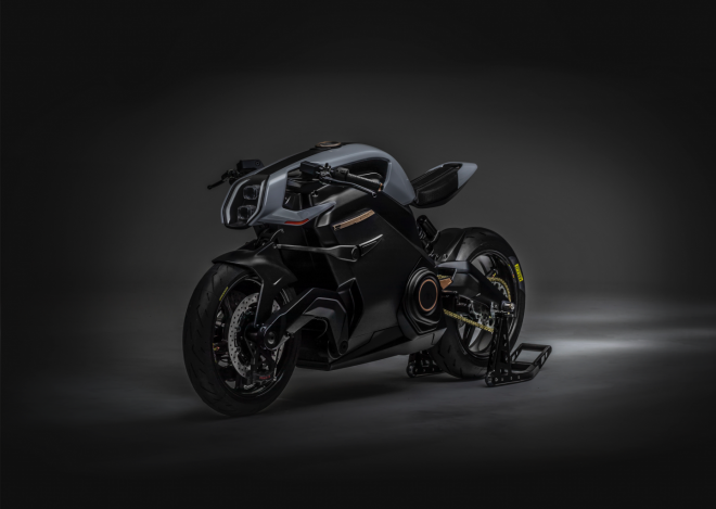 Obloukový vektorový motocykl