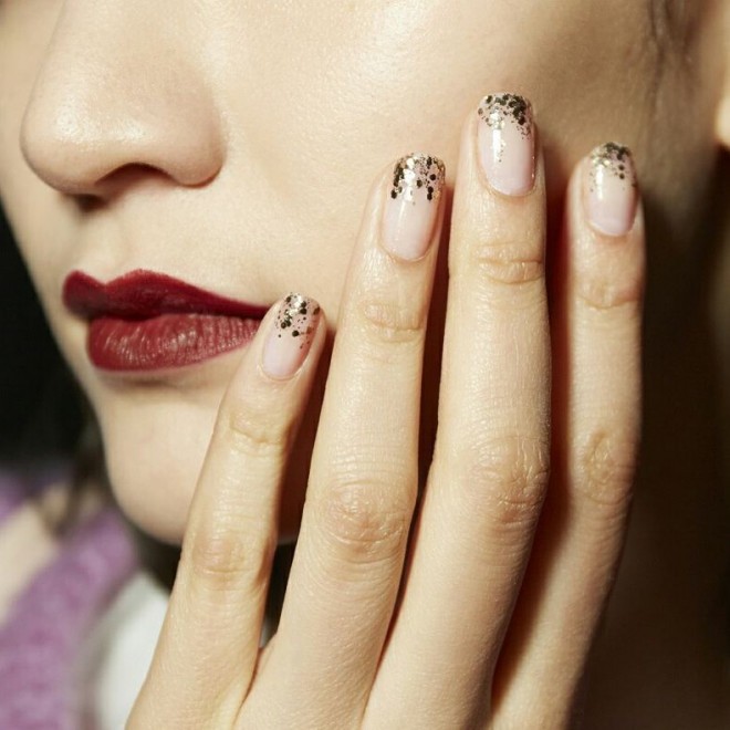 Glitzer (Foto: IG @thetrendynail)