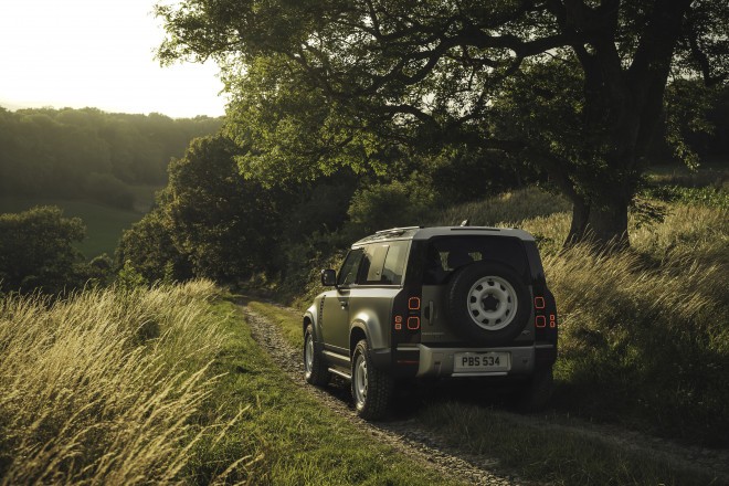 Land Rover Defender 2019