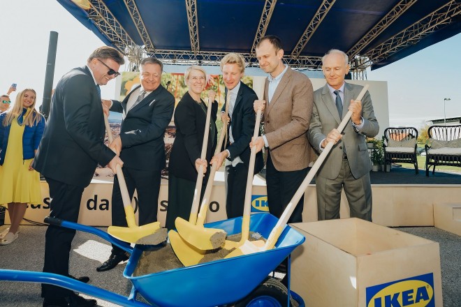 Simbolno polaganje temeljnega kamna za trgovino IKEA v Ljubljani