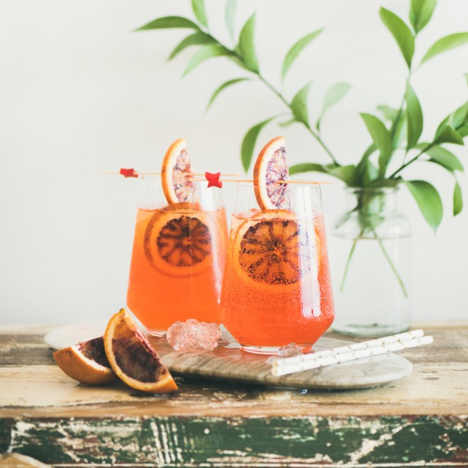 Aperol spritz met bloedsinaasappel