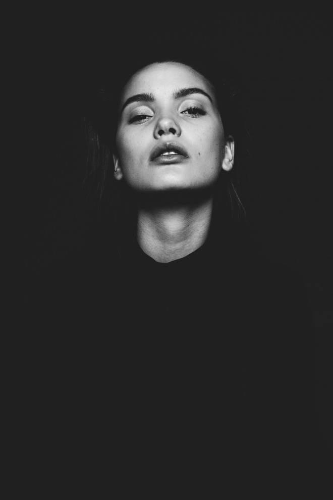 Une femme forte se rend compte que chaque fin est suivie d'un nouveau départ et n'a pas peur de recommencer.