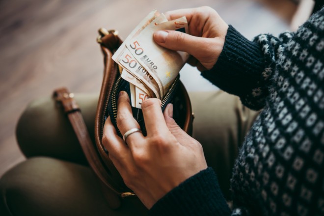 Seien Sie vorsichtig, was Sie denken, wenn Sie Ihr Geld verschenken.