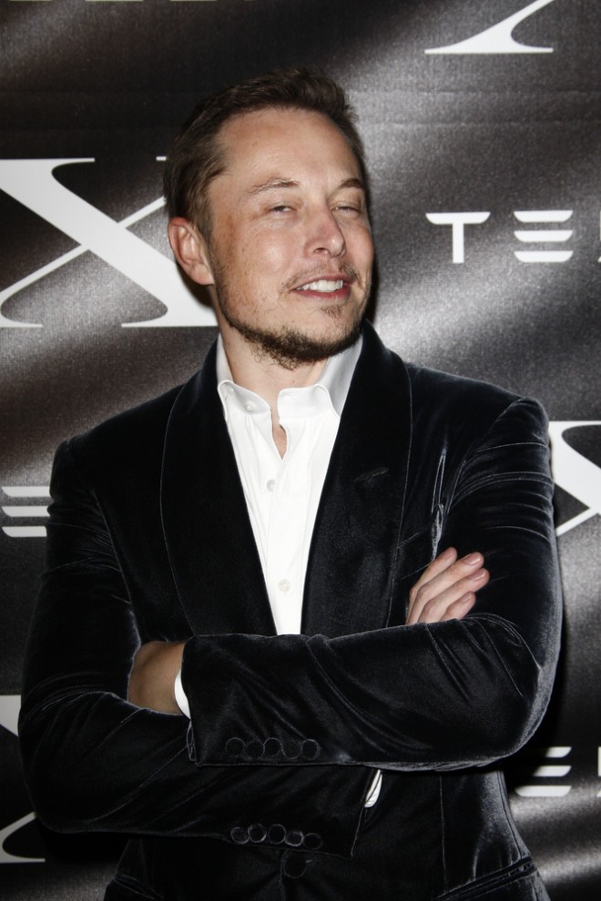 Vizionar Elon Musk rabi vsaj od 6 do 6 in pol ur spanca.