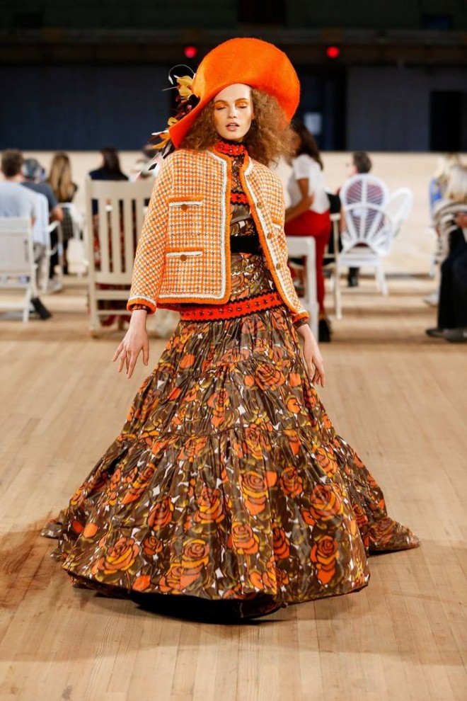 Vzorci kot na tapeti iz 60. let prejšnjega stoletja (Marc Jacobs)